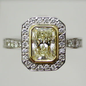 Gorgeous White Gold Fancy Yellow Diamond Ring
