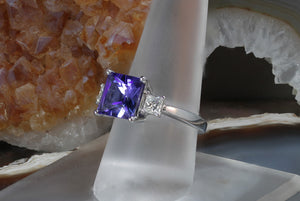 Stunning 3 Stone Tanzanite and Diamond Ring