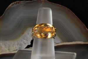 Sale! Stunning 18 Carat Citrine Ring