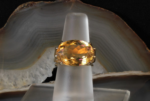 Sale! Stunning 18 Carat Citrine Ring