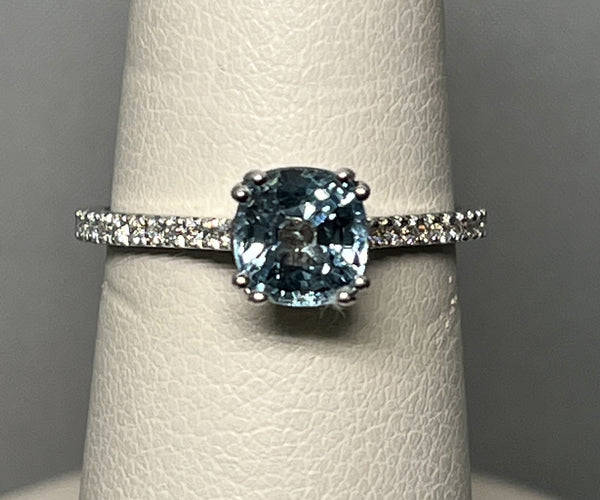 Beautiful Sapphire Ring on Diamond Band