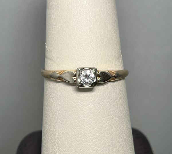 Vintage 14 Karat Yellow Gold Diamond Ring