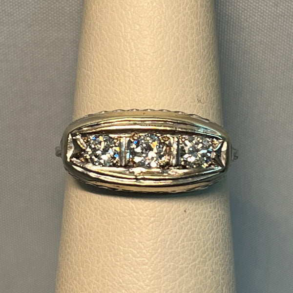 18 Karat Gold Diamond Vintage Ring