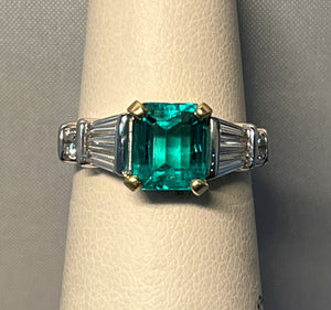 Gorgeous Emerald Ring with Diamonds
