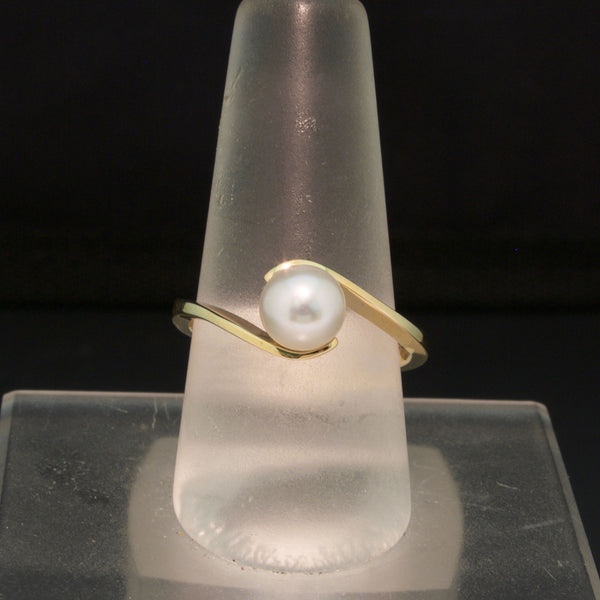 Sale! 14K Yellow Gold Pearl Ring