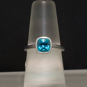Handmade 18K White Gold Blue Zircon Ring