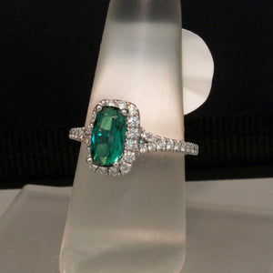 18K White Gold Green Tourmaline and Diamond Ring